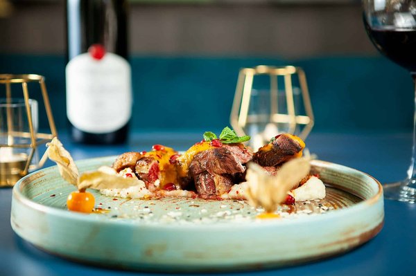 Quels sont les secrets pour réussir des plats de viande en sauce dans un restaurant traditionnel?